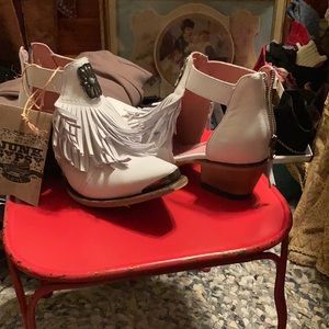 Junk Gypsy kiss me at midnight booties